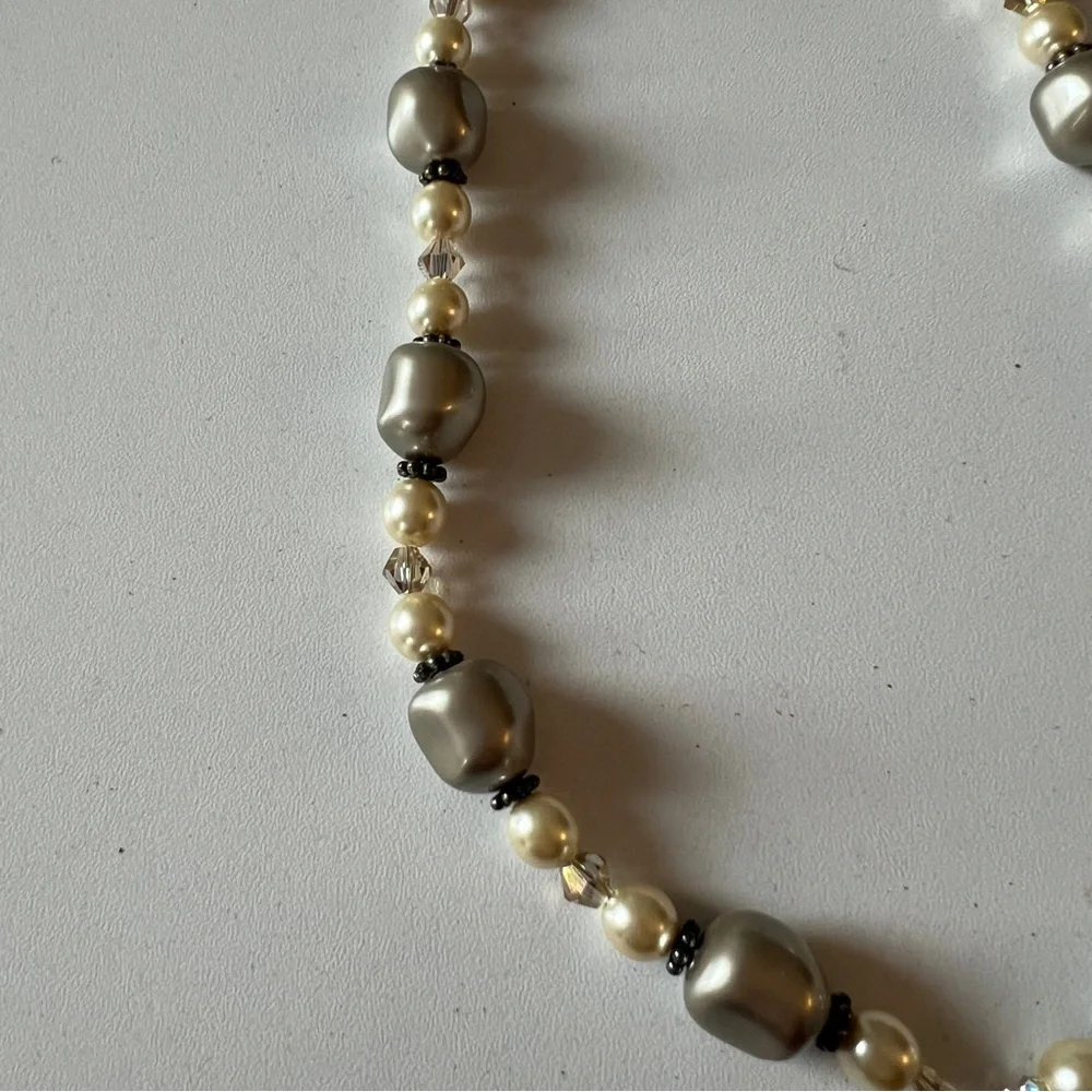 Pearl Chain With A Powerful Pendant Necklace J28 - Picture 3 of 4